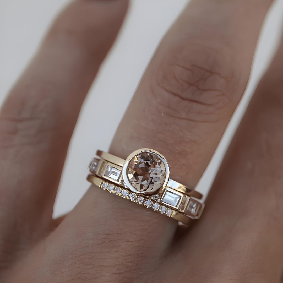 ELEGANT INLAID CRYSTAL GOLD RING